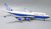 Load image into Gallery viewer, JC Wings 1/200 United Airlines Boeing 747-400 N128UA XX2267
