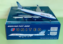 Load image into Gallery viewer, JC Wings 1/200 United Airlines Boeing 747-400 N128UA flaps down XX2267A
