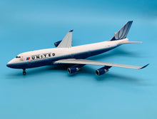 Load image into Gallery viewer, JC Wings 1/200 United Airlines Boeing 747-400 N199UA XX2268 US Olympic team
