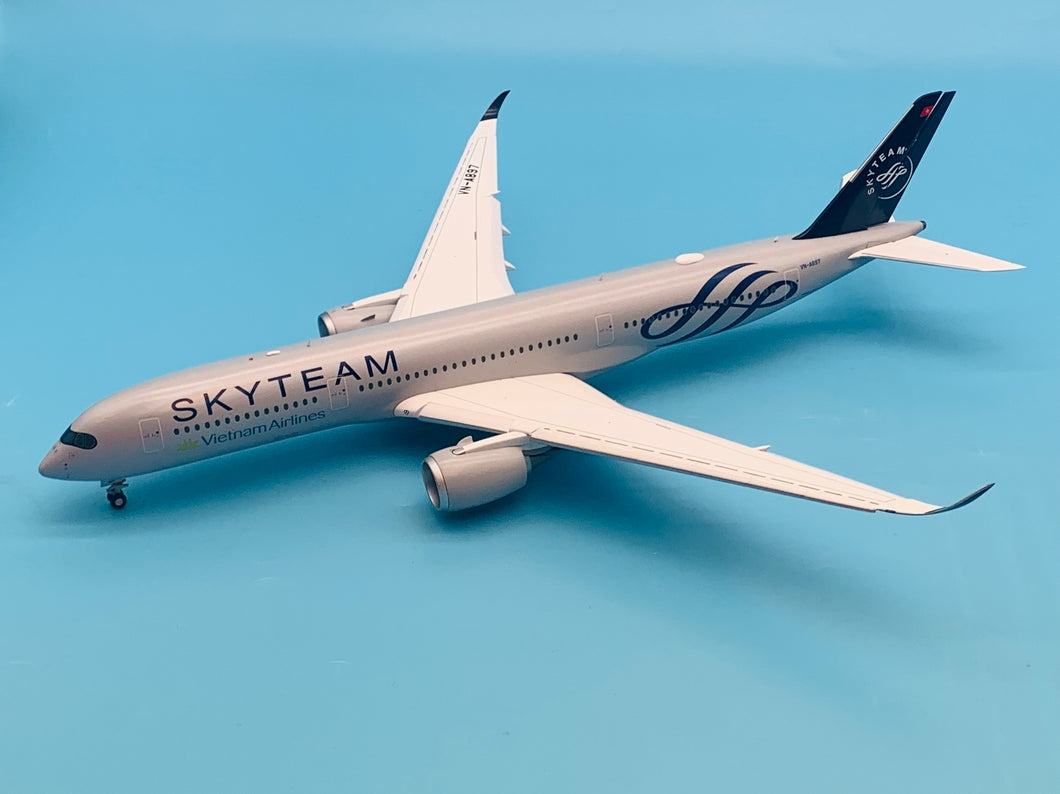JC Wings 1/200 Vietnam Airlines Airbus A350-900 Skyteam flaps down VN-A897 XX2056A
