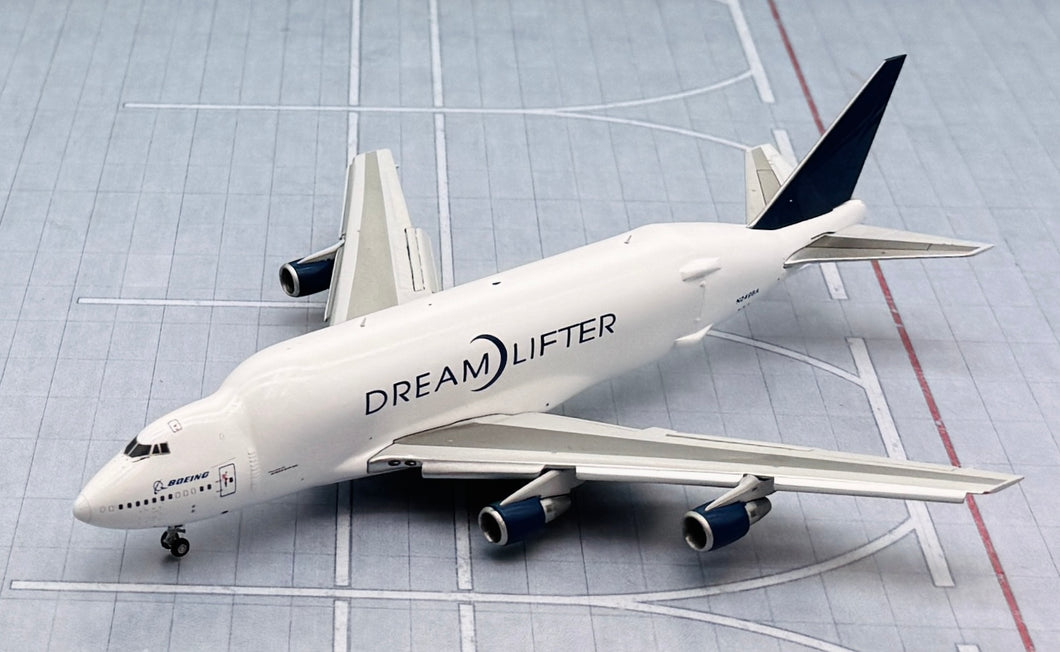 JC Wings 1/400 Boeing 747-400LCF Dreamlifter N2498A flaps down LH4176A