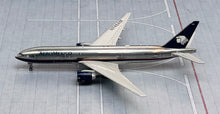 Load image into Gallery viewer, JC Wings 1/400 Aeromexico Boeing 777-200ER Polished N746AM
