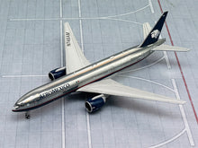 Load image into Gallery viewer, JC Wings 1/400 Aeromexico Boeing 777-200ER Polished N746AM

