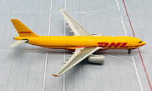 Load image into Gallery viewer, JC Wings 1/400 Hong Kong Airlines Airbus A330-200F B-LDP

