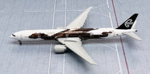 Load image into Gallery viewer, JC Wings 1/400 Air New Zealand Boeing 777-300ER Desolation of Smaug ZK-OKO flaps down
