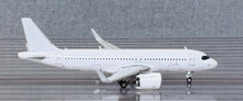 Load image into Gallery viewer, JC Wings 1/400 Airbus A320neo blank white BK2015
