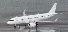 Load image into Gallery viewer, JC Wings 1/400 Airbus A320neo blank white BK2015
