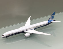 Load image into Gallery viewer, JC Wings 1/400 Boeing 787-10 House Colour N528ZC
