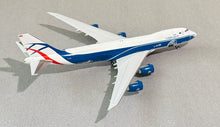 Load image into Gallery viewer, JC Wings 1/400 CargoLogicAir Boeing 747-8F Interactive Series G-CLAB
