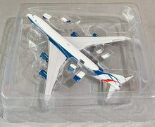 Load image into Gallery viewer, JC Wings 1/400 CargoLogicAir Boeing 747-8F Interactive Series G-CLAB

