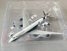 Load image into Gallery viewer, JC Wings 1/400 CargoLogicAir Boeing 747-8F Interactive Series G-CLAB
