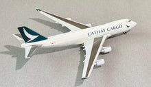 Load image into Gallery viewer, JC Wings 1/400 Cathay Pacific Boeing 747-400F B-LID

