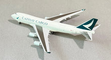 Load image into Gallery viewer, JC Wings 1/400 Cathay Pacific Boeing 747-400F B-LID
