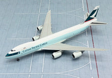 Load image into Gallery viewer, JC Wings 1/400 Cathay Pacific Cargo Boeing 747-8F B-LJM
