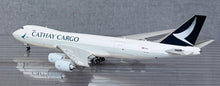 Load image into Gallery viewer, JC Wings 1/400 Cathay Pacific Cargo Boeing 747-8F B-LJK
