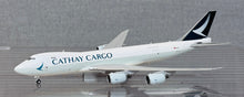 Load image into Gallery viewer, JC Wings 1/400 Cathay Pacific Cargo Boeing 747-8F B-LJK
