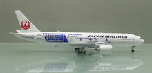 Load image into Gallery viewer, JC Wings 1/400 JAL Japan Airlines Boeing 777-200 JA8985 Samurai Blue
