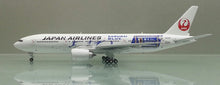 Load image into Gallery viewer, JC Wings 1/400 JAL Japan Airlines Boeing 777-200 JA8985 Samurai Blue
