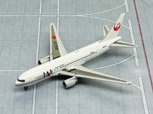 Load image into Gallery viewer, JC Wings 1/400 JAL Japan Airlines Boeing 767-200 old colour JA8231
