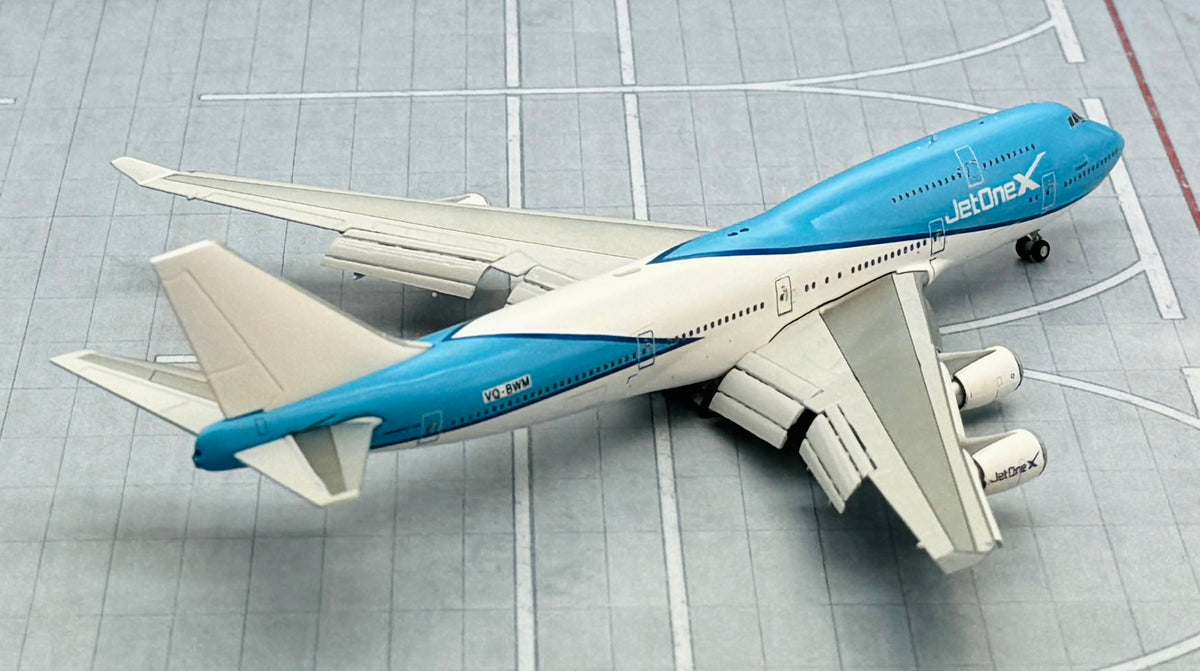 JC Wings 1/400 JetOneX Boeing 747-400 VQ-BWM flaps down – First Class ...