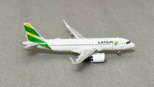 Load image into Gallery viewer, JC Wings 1/400 LATAM Airlines Airbus A320NEO PR-XBG
