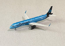 Load image into Gallery viewer, JC Wings 1/400 La Compagnie Airbus A321NEO 10 years old F-HNCO
