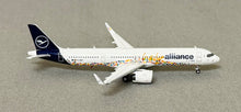 Load image into Gallery viewer, JC Wings 1/400 Lufthansa Airbus A321NEO Help Alliance D-AIEP
