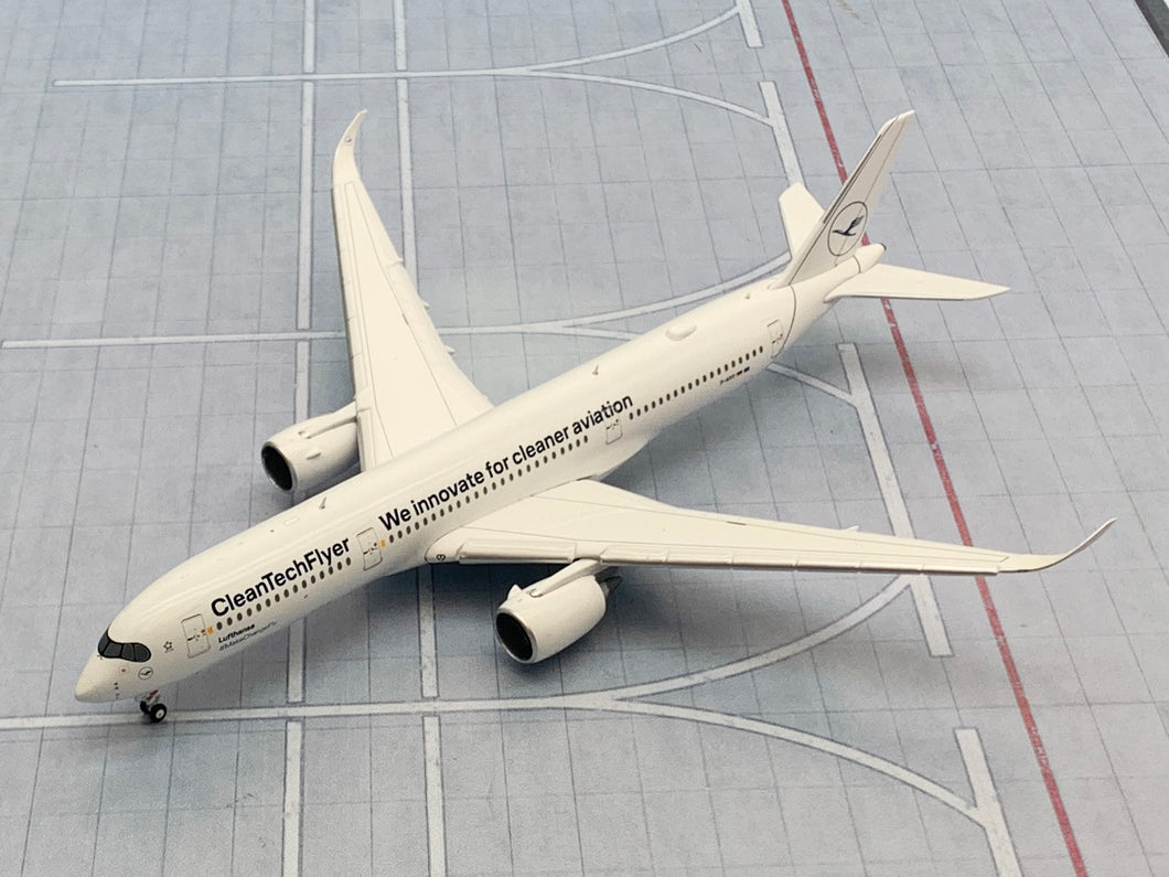 JC Wings 1/400 Lufthansa Airbus A350-900XWB Clean Tech Flyer D-AIVD flaps down