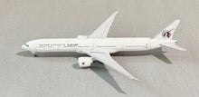 Load image into Gallery viewer, JC Wings 1/400 Qatar Airways Boeing 777-300ER All White A7-BOC XX40679
