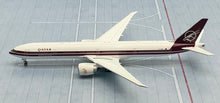 Load image into Gallery viewer, JC Wings 1/400 Qatar Airways Boeing 777-300ER Retro A7-BAC
