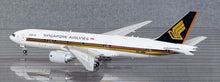 Load image into Gallery viewer, JC Wings 1/400 Singapore Airlines Boeing 777-200ER Jubilee 9V-SRN
