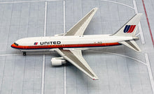 Load image into Gallery viewer, JC Wings 1/400 United Airlines Boeing 767-200 Saul Bass N607UA
