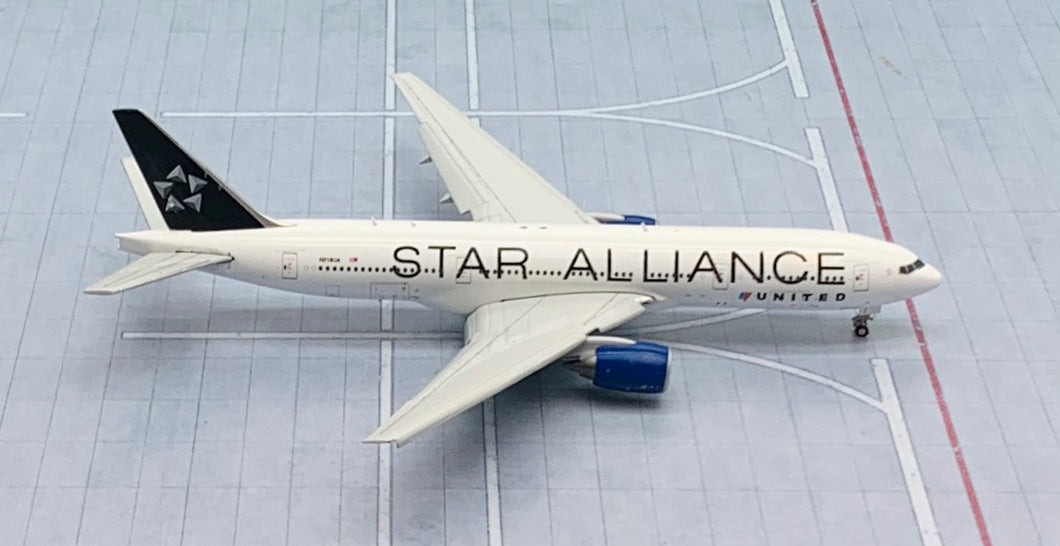 JC Wings 1/400 United Airlines Boeing 777-200ER Star Alliance N218UA flaps down