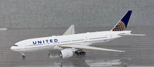 Load image into Gallery viewer, JC Wings 1/400 United Airlines Boeing 777-200ER Gordon M. Bethune N78001
