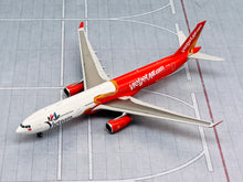 Load image into Gallery viewer, JC Wings 1/400 VietJet Air Airbus A330-300 VN-A814
