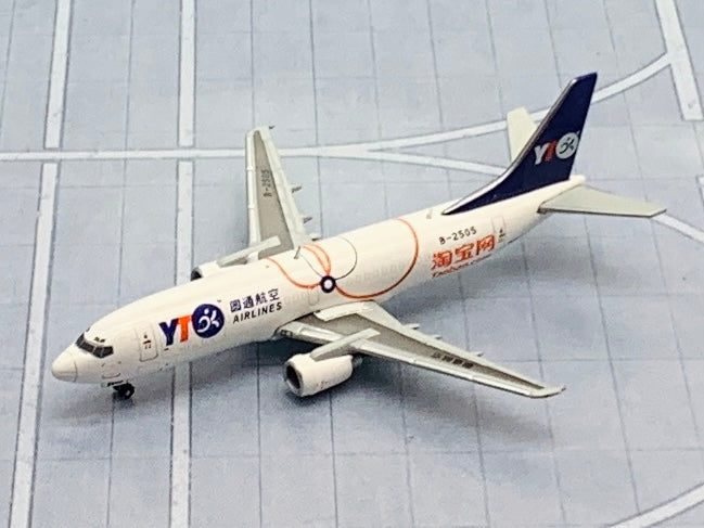 JC Wings 1/400 YTO Airlines Boeing 737-300SF B-2505