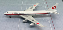 Load image into Gallery viewer, Jet Model 1/400 JAL Japan Air Lines Boeing 747-100 JA8101
