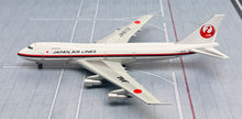 Load image into Gallery viewer, Jet Model 1/400 JAL Japan Air Lines Boeing 747-100 JA8112
