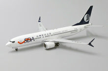 Load image into Gallery viewer, JC Wings 1/200 Shandong Airlines Boeing 737-8 MAX B-1271
