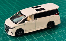Load image into Gallery viewer, Masdi 1/64 Toyota Alphard white

