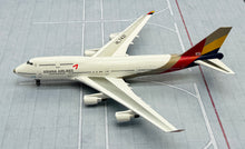 Load image into Gallery viewer, NG models Lite 1/400 Asiana Airlines Boeing 747-400 HL7421 grey nose AAR009
