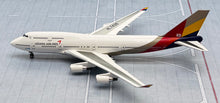 Load image into Gallery viewer, NG models Lite 1/400 Asiana Airlines Boeing 747-400 HL7428 Farewell Flight AAR007
