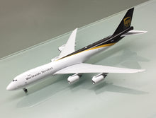 Load image into Gallery viewer, Phoenix Models 1/400 UPS Boeing 747-8F N605UP
