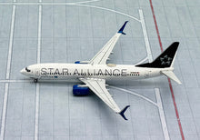 Load image into Gallery viewer, Gemini Jets 1/400 United Airlines Boeing 737-800 N76516 Star Alliance
