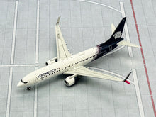 Load image into Gallery viewer, Gemini Jets 1/400 Aeromexico Boeing 737-800 N957AM
