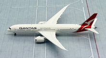 Load image into Gallery viewer, JC Wings 1/400 Qantas Airways Boeing 787-9 VH-ZNF
