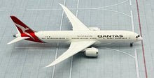 Load image into Gallery viewer, JC Wings 1/400 Qantas Airways Boeing 787-9 VH-ZNF
