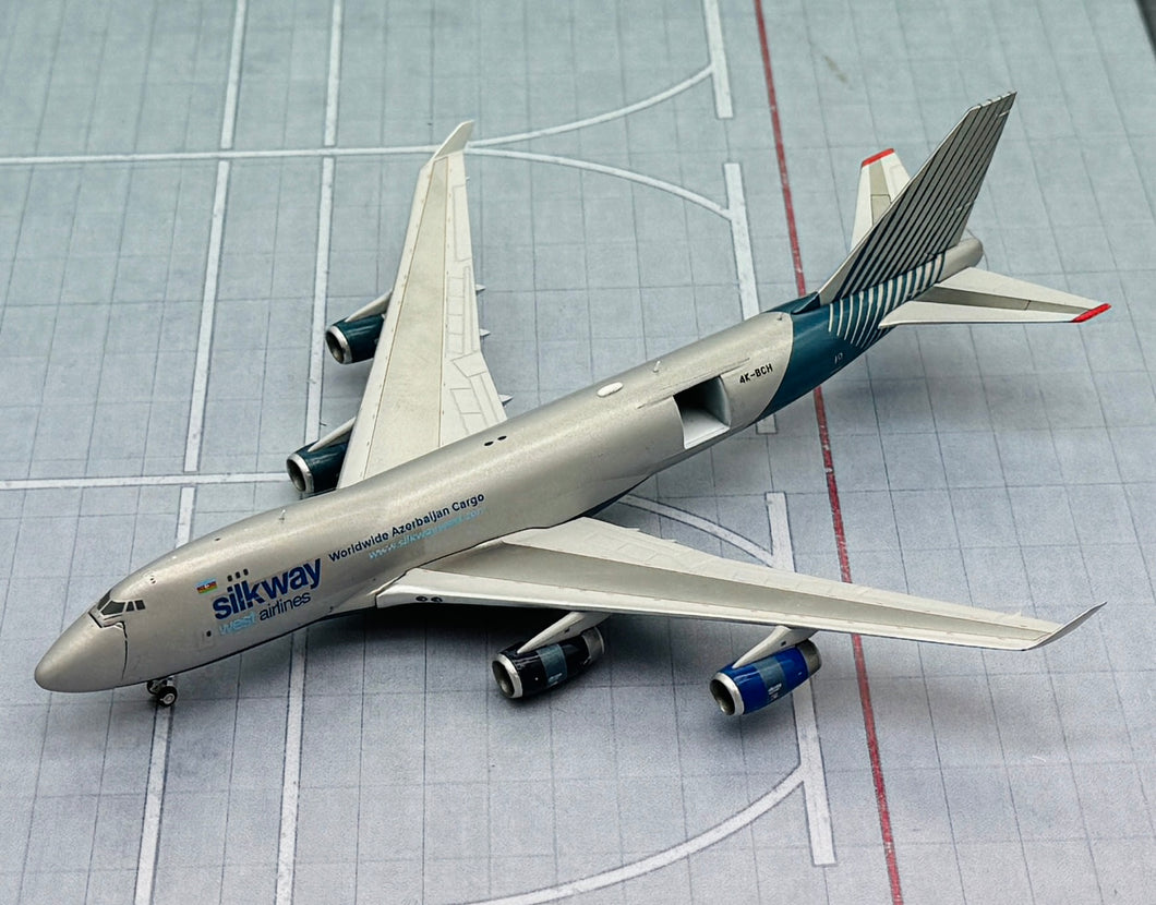 JC Wings 1/400 Silk Way West Airlines Boeing 747-400F Interactive Series 4K-BCH