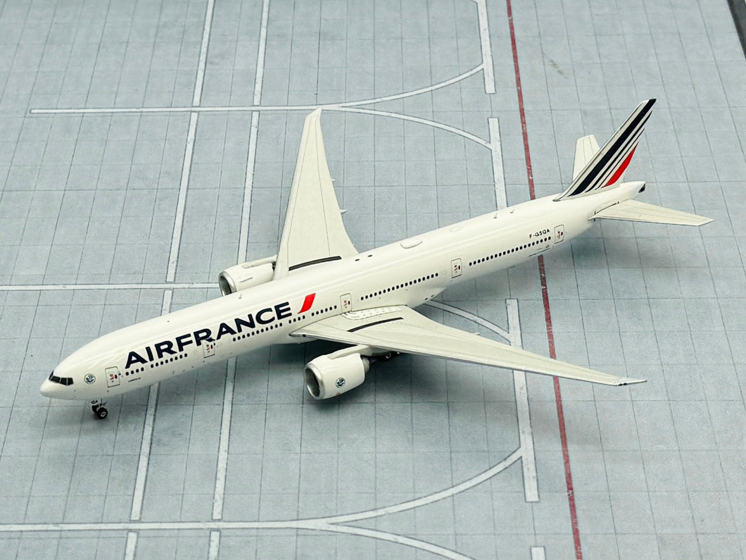 Phoenix 1/400 Air France Boeing 777-300ER F-GSQA