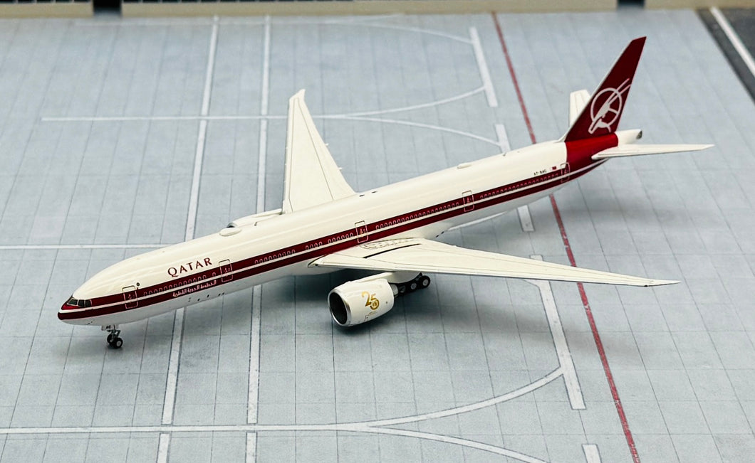 NG models Lite 1/400 Qatar Airways Boeing 777-300ER A7-BAC 25th Anniversary retro QTR022